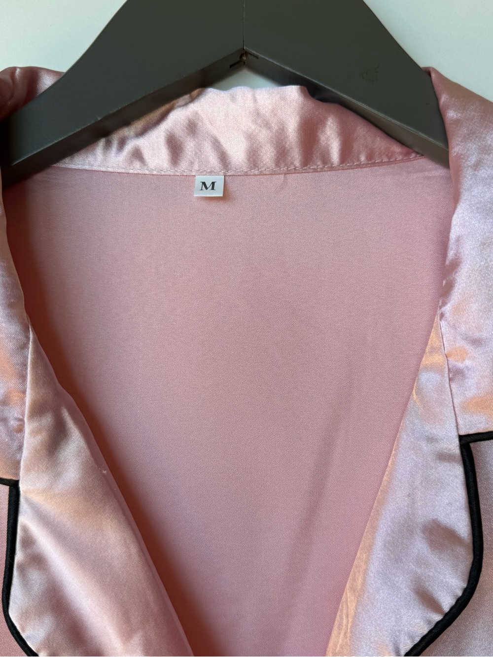 Women's Satin 3 Piece Pajama Set Pink Sleepwear
Shorts Pants Size Medium M - Picture 5 of 5